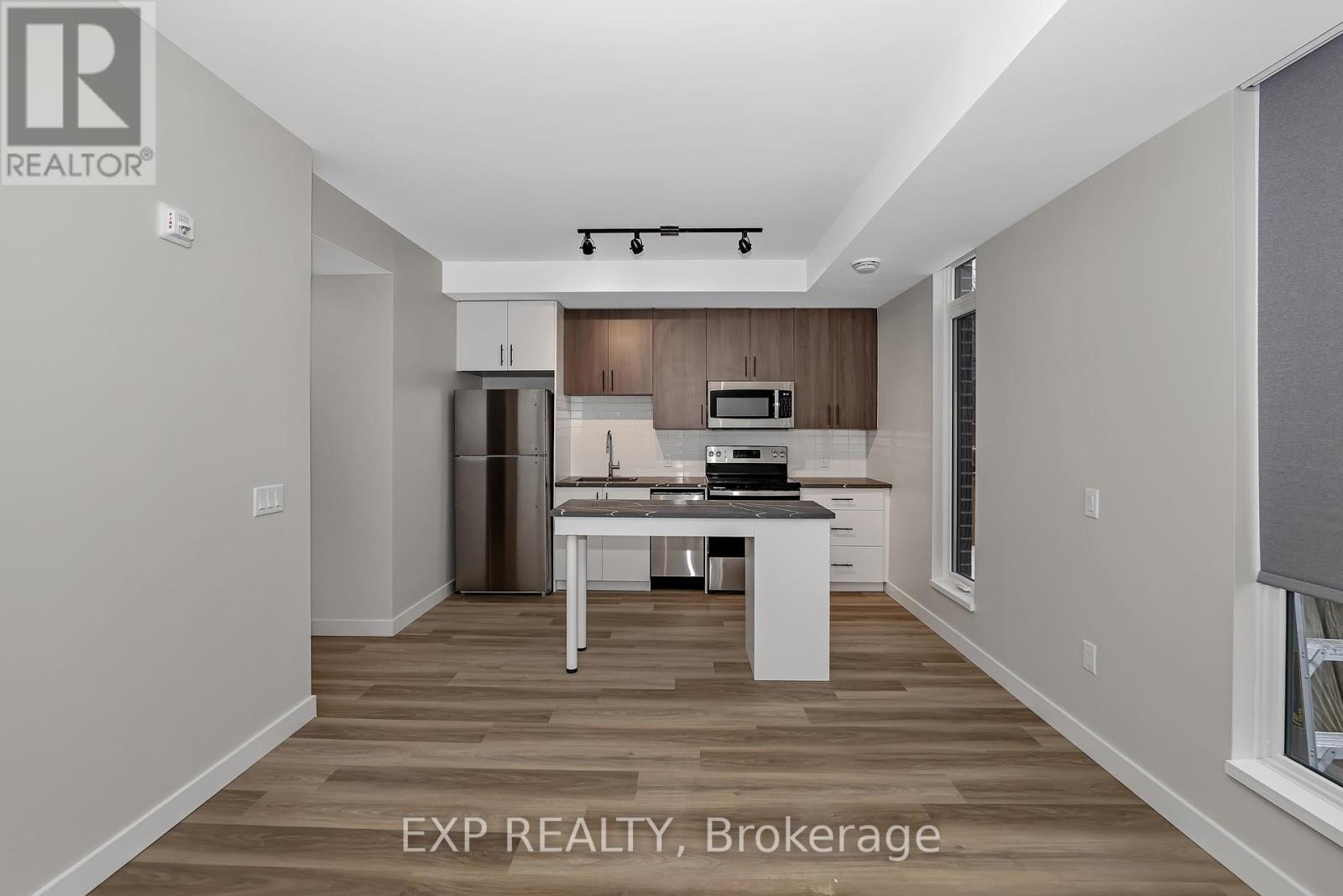 302 - 211 Armstrong Street, Ottawa, Ontario  K1Y 2W3 - Photo 6 - X12697234