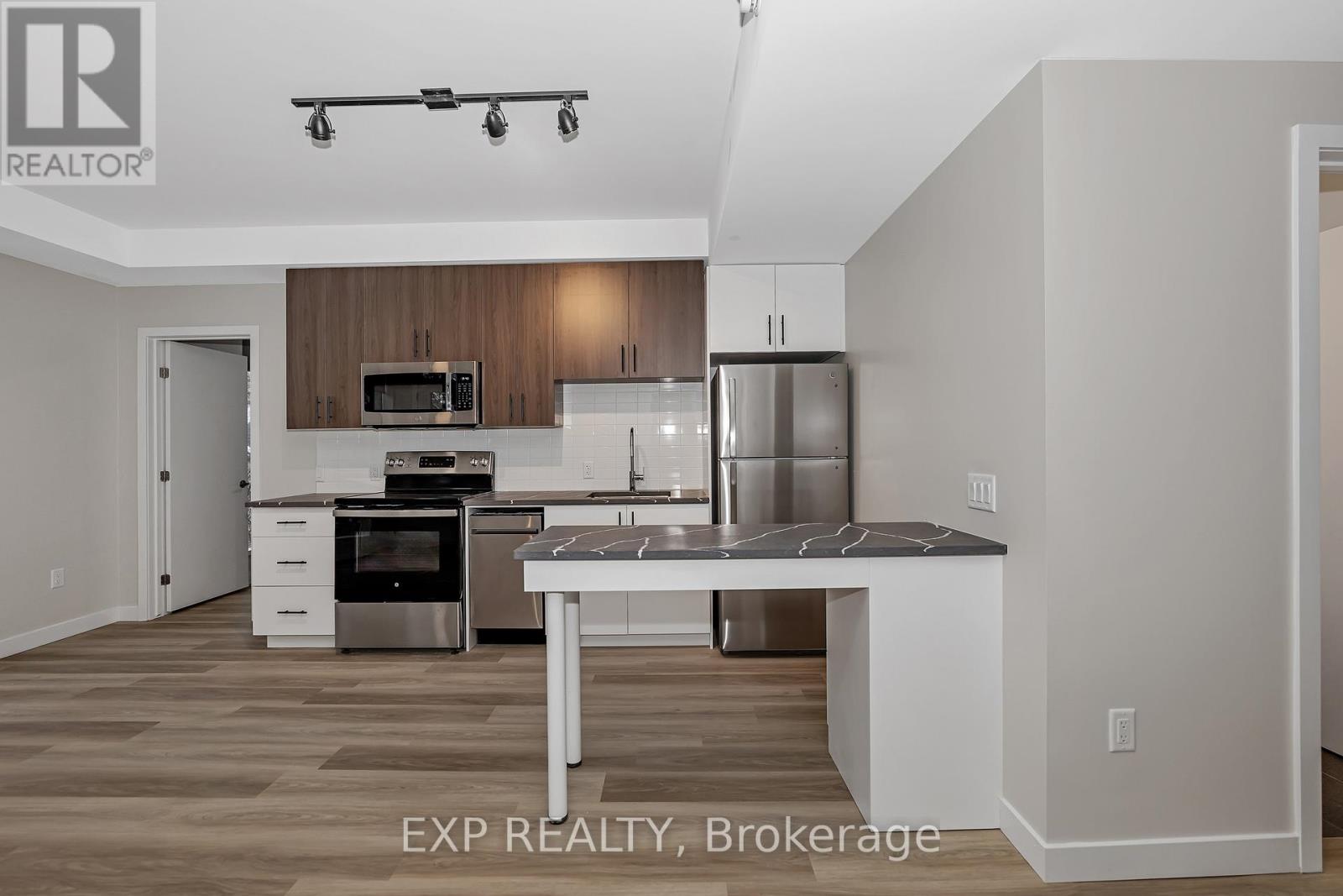 301 - 211 Armstrong Street, Ottawa, Ontario  K1Y 2W3 - Photo 12 - X12697236