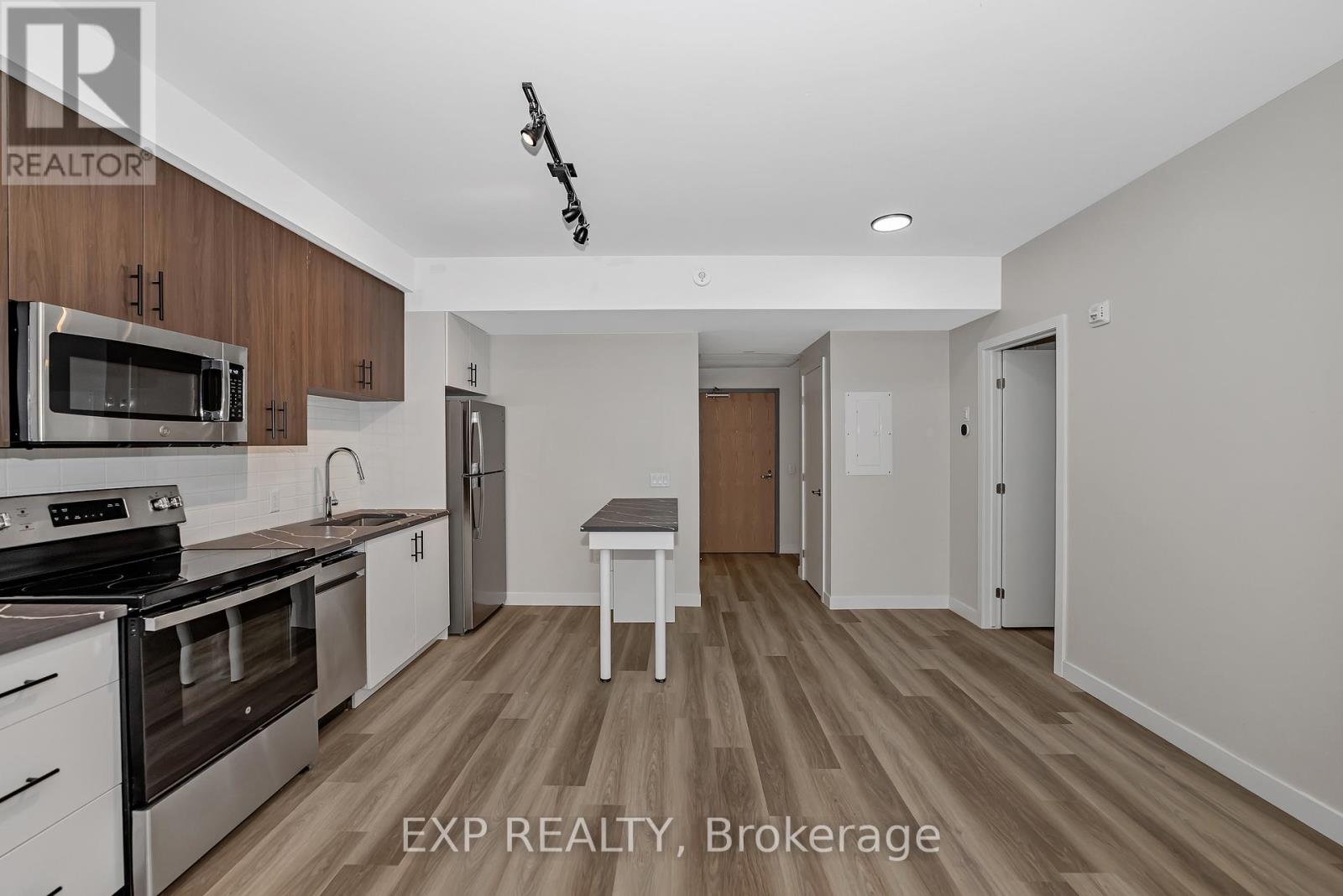 301 - 211 Armstrong Street, Ottawa, Ontario  K1Y 2W3 - Photo 7 - X12697236