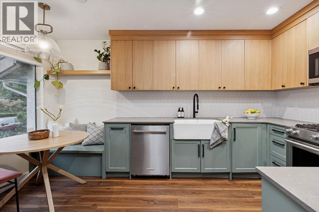 15 901 W 17 Street, North Vancouver, British Columbia  V7P 1V8 - Photo 1 - R3079606