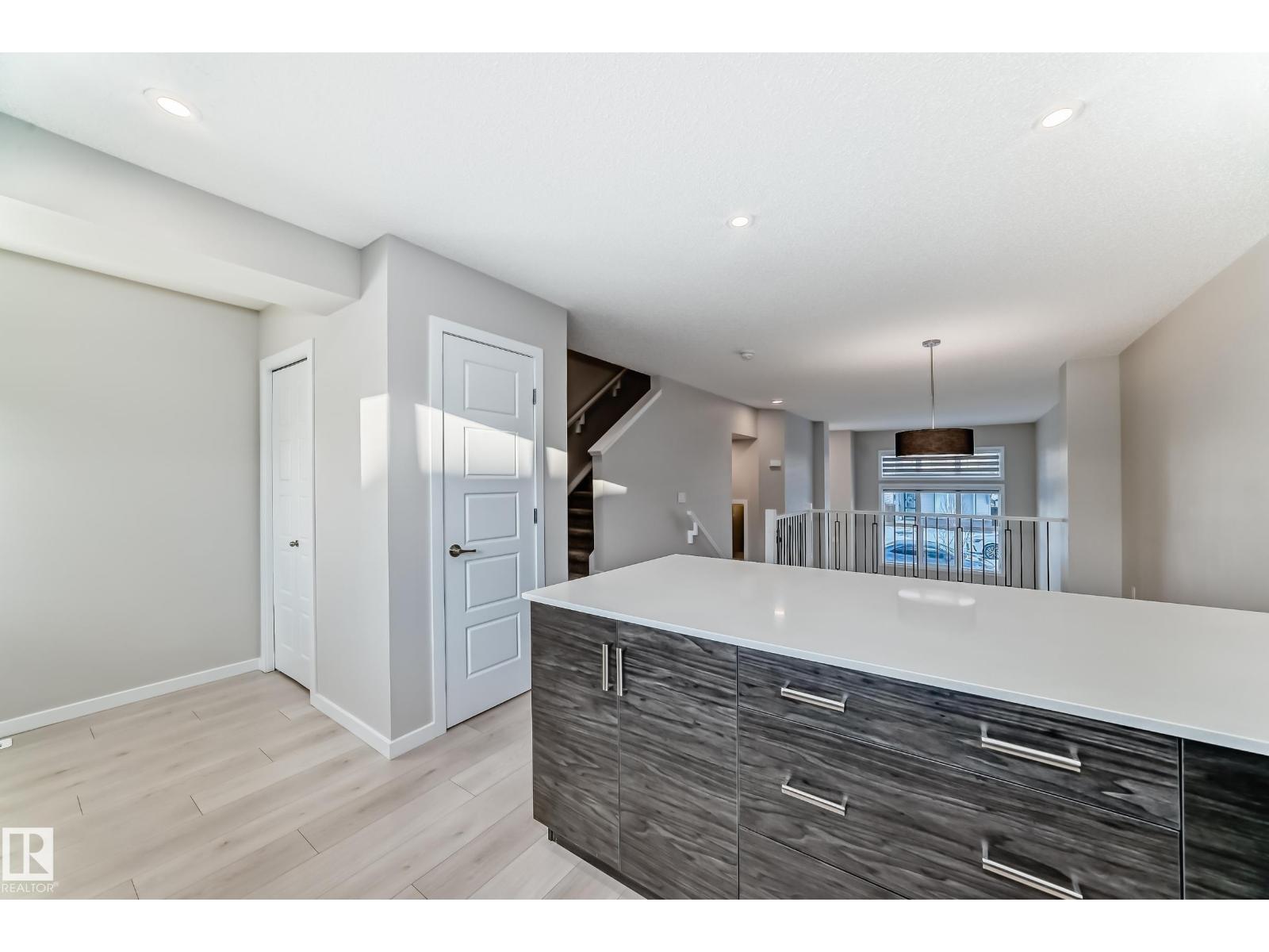 5025 Kinney Link Li Sw, Edmonton, Alberta  T6W 5G4 - Photo 10 - E4470025