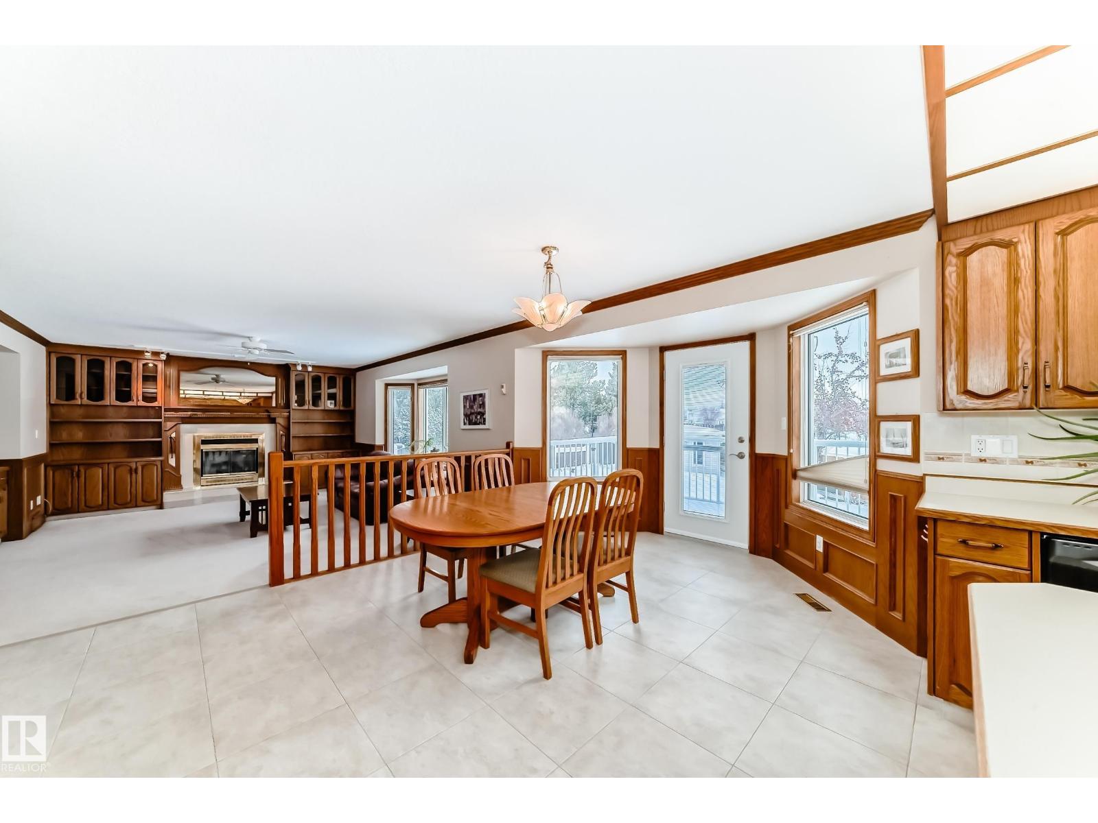 1720 Bearspaw Dr E Nw, Edmonton, Alberta  T6J 5E3 - Photo 11 - E4470027