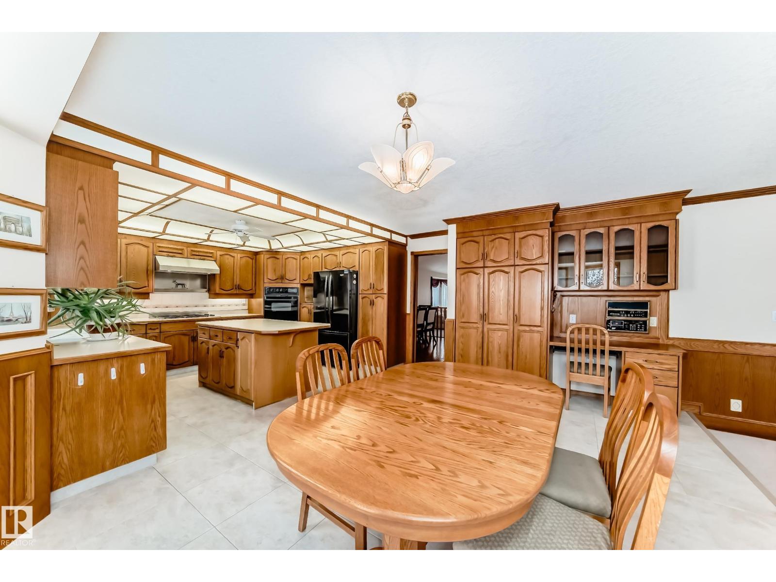 1720 Bearspaw Dr E Nw, Edmonton, Alberta  T6J 5E3 - Photo 14 - E4470027