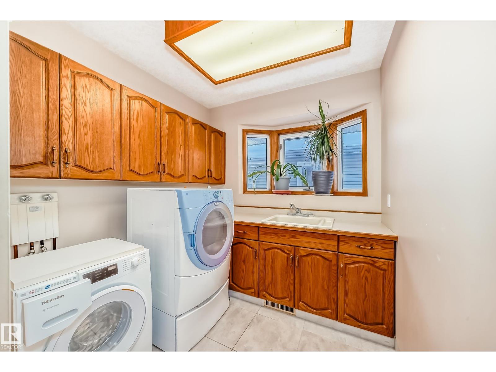 1720 Bearspaw Dr E Nw, Edmonton, Alberta  T6J 5E3 - Photo 35 - E4470027