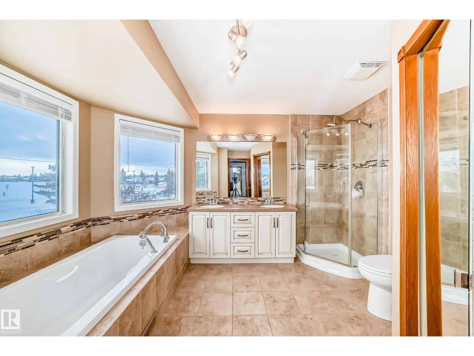 1720 Bearspaw Dr E Nw, Edmonton, Alberta  T6J 5E3 - Photo 44 - E4470027