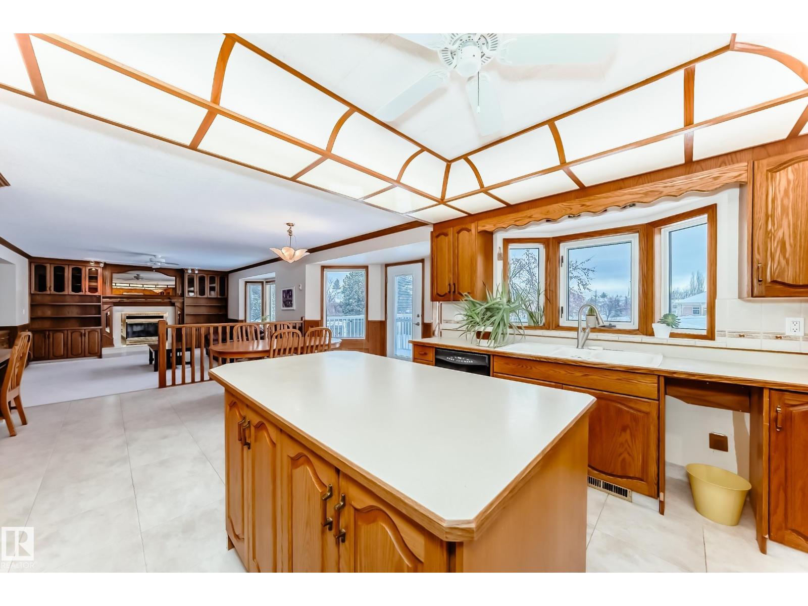 1720 Bearspaw Dr E Nw, Edmonton, Alberta  T6J 5E3 - Photo 7 - E4470027