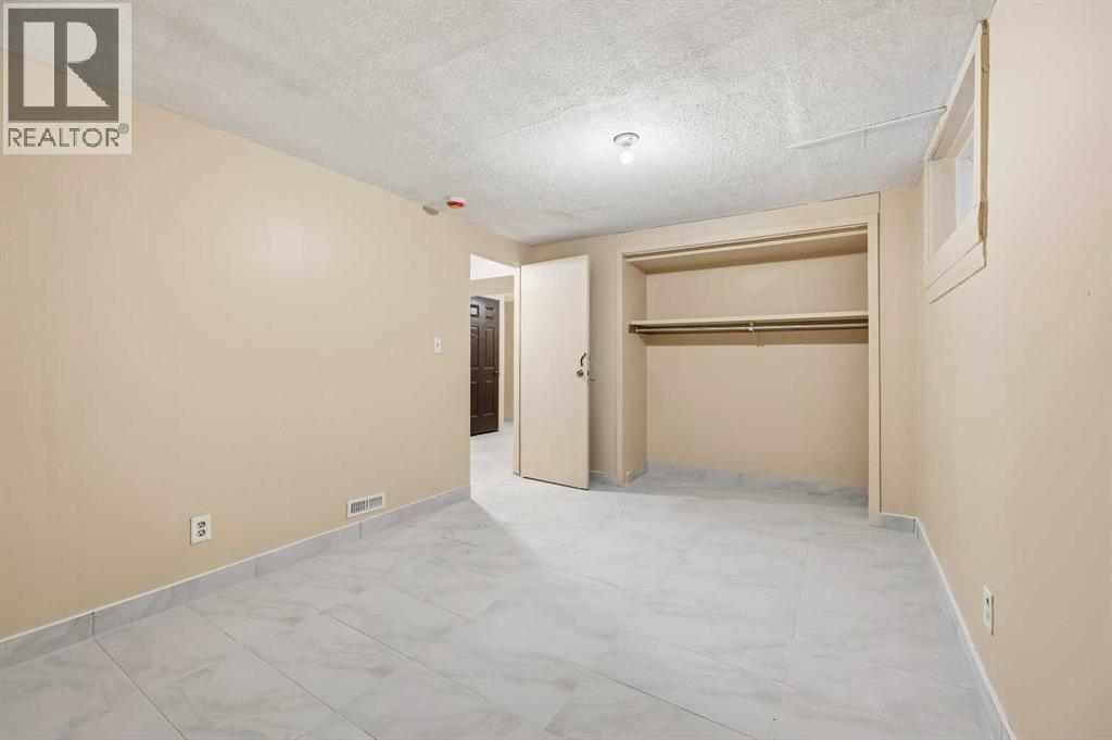 1643 Marlyn Way Ne, Calgary, Alberta  t2a 3k8 - Photo 18 - A2272011