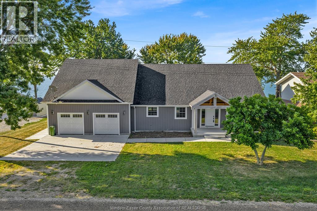 MLS# 26001134: 131 HOWE ROAD, Colchester South, Canada