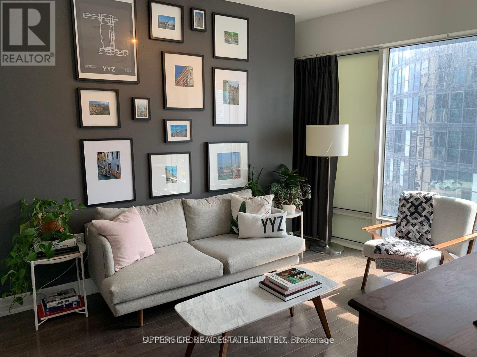 2601 - 8 The Esplanade Avenue, Toronto, Ontario  M5E 0A6 - Photo 2 - C12697202