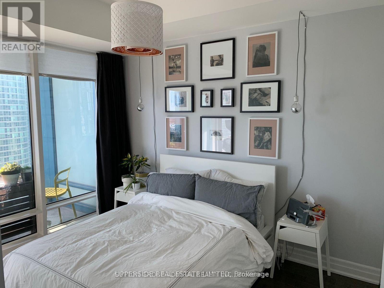 2601 - 8 The Esplanade Avenue, Toronto, Ontario  M5E 0A6 - Photo 5 - C12697202