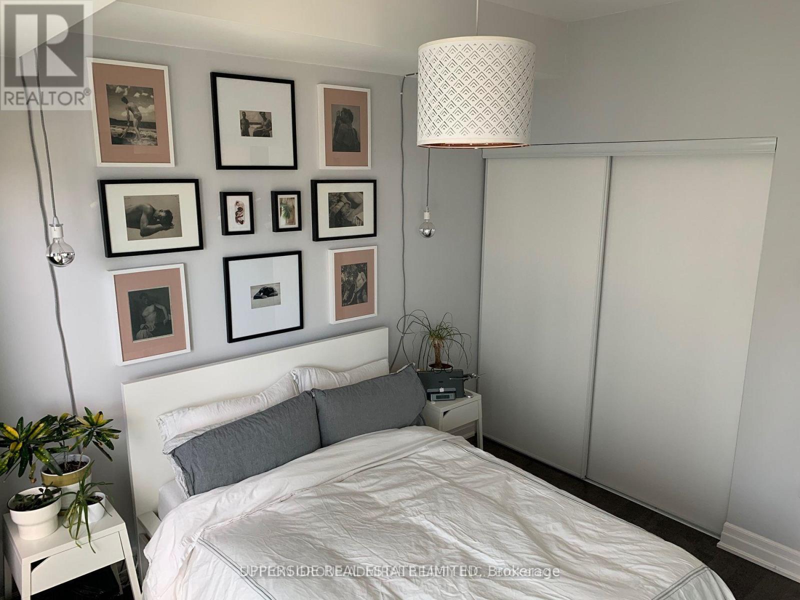 2601 - 8 The Esplanade Avenue, Toronto, Ontario  M5E 0A6 - Photo 6 - C12697202