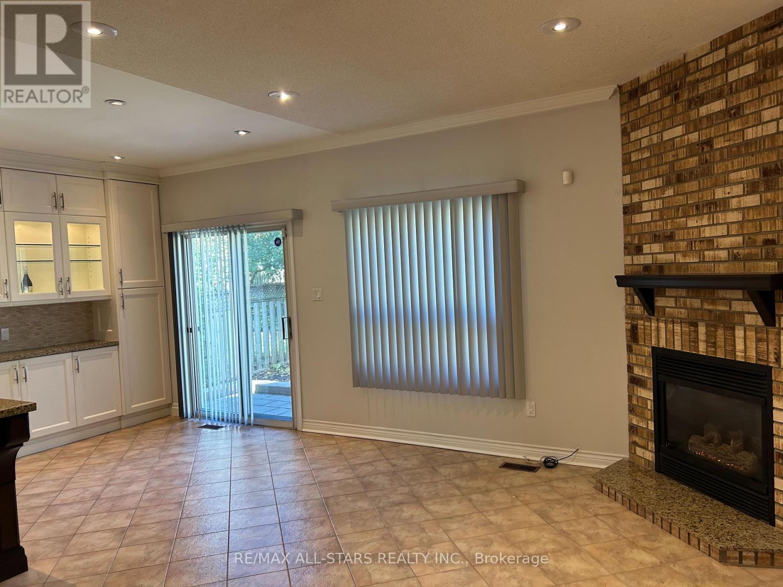 171 Shaftsbury Avenue, Richmond Hill, Ontario  L4C 0G2 - Photo 7 - N12697282