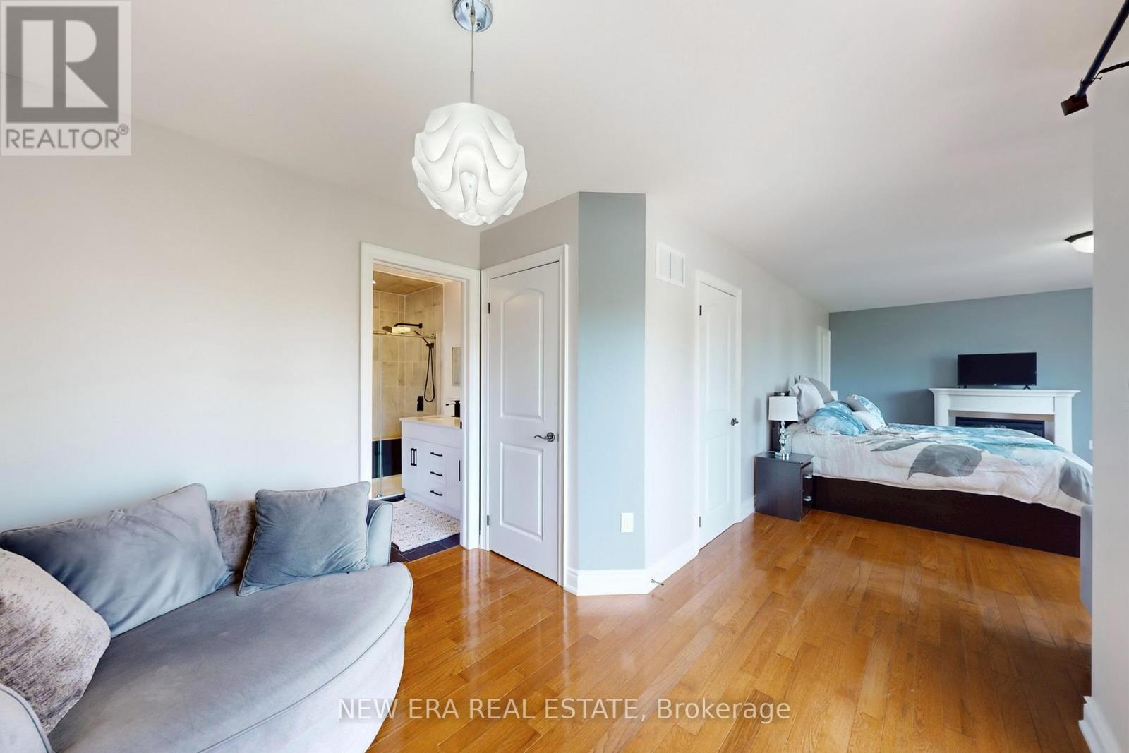 1031 Lake Drive N, Georgina, Ontario  L4P 3E9 - Photo 20 - N12697284