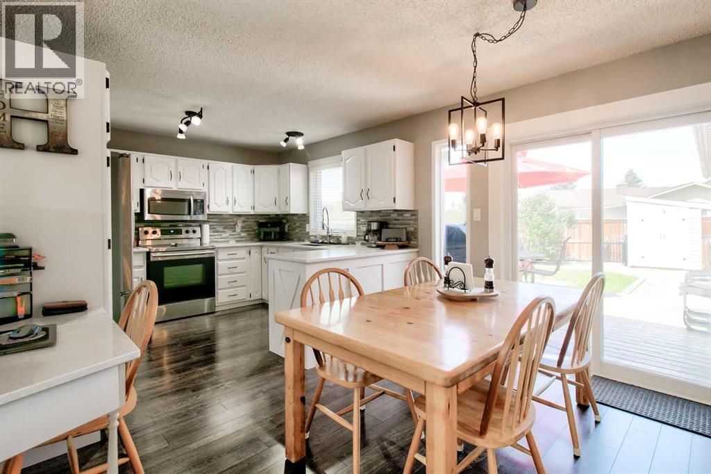 11 Erminedale Place N, Lethbridge, Alberta  T1H 5X8 - Photo 10 - A2278254