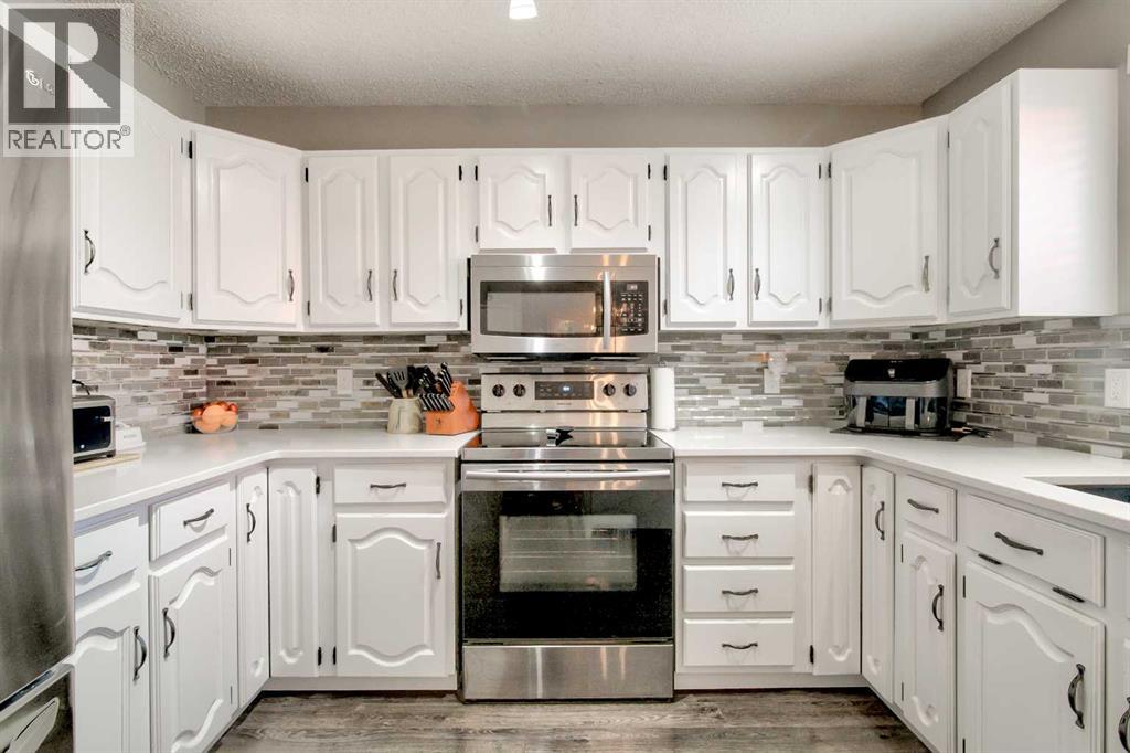 11 Erminedale Place N, Lethbridge, Alberta  T1H 5X8 - Photo 14 - A2278254