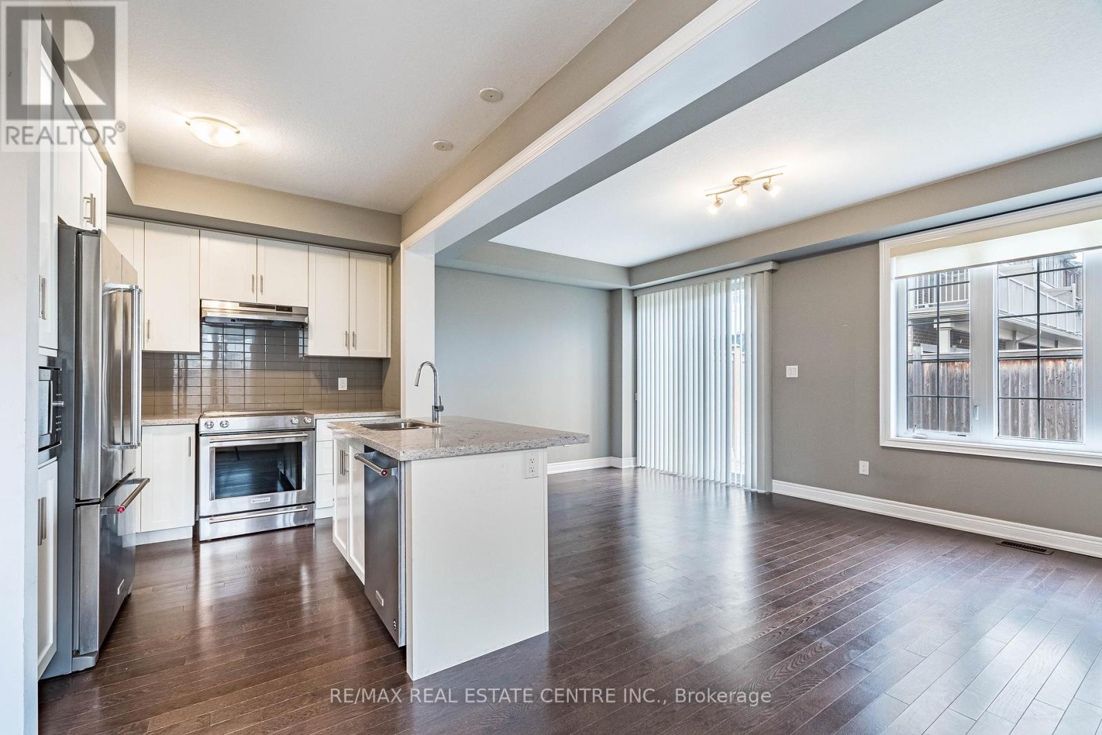 3254 Mockingbird Common, Oakville, Ontario  L6H 0W9 - Photo 11 - W12692506