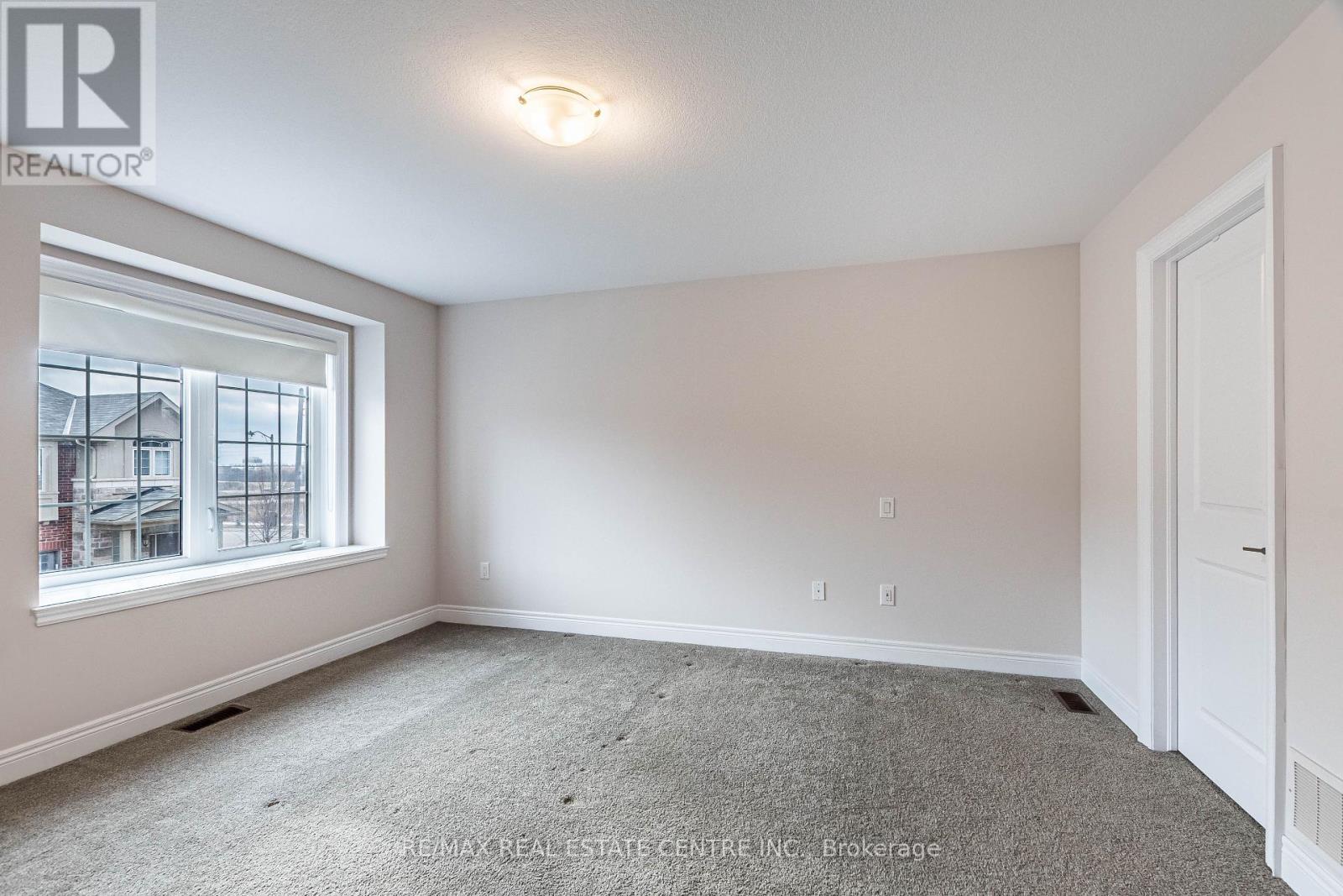 3254 Mockingbird Common, Oakville, Ontario  L6H 0W9 - Photo 15 - W12692506