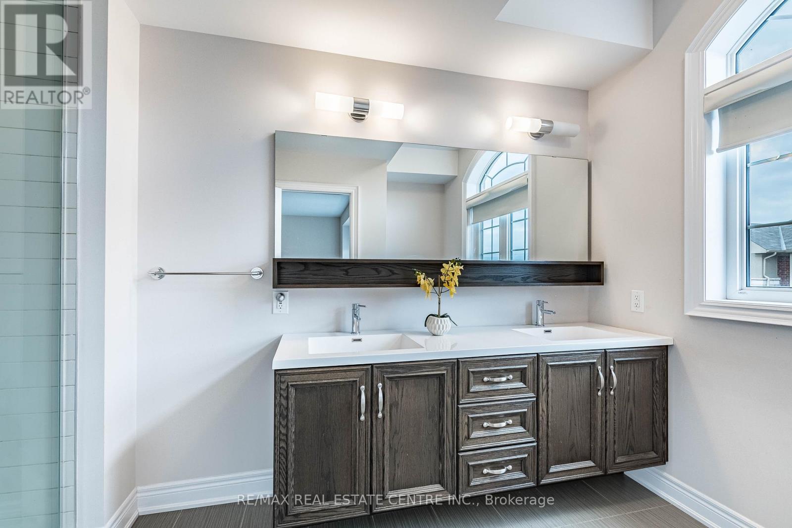 3254 Mockingbird Common, Oakville, Ontario  L6H 0W9 - Photo 33 - W12692506