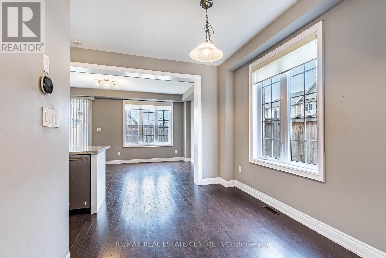 3254 Mockingbird Common, Oakville, Ontario  L6H 0W9 - Photo 6 - W12692506