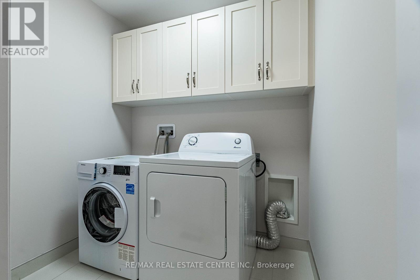 3254 Mockingbird Common, Oakville, Ontario  L6H 0W9 - Photo 37 - W12692506