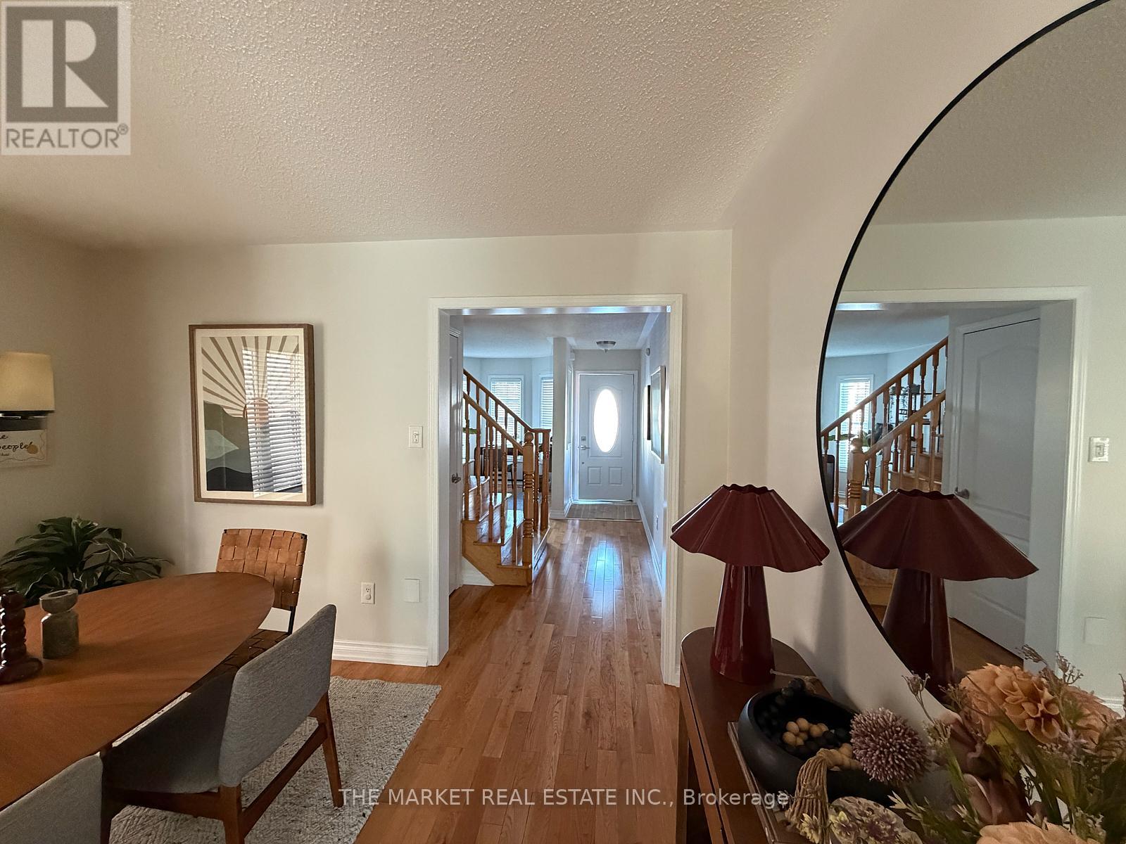 688 Rayner Court, Milton, Ontario  L9T 0N9 - Photo 4 - W12696730