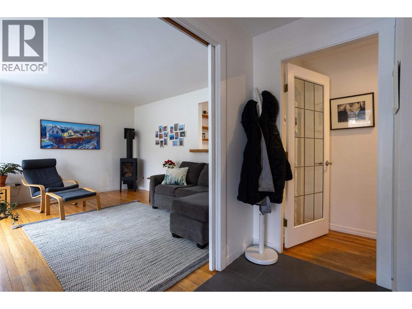 1420 Kootenay Street, Nelson, British Columbia  V1L 1L7 - Photo 4 - 10371815