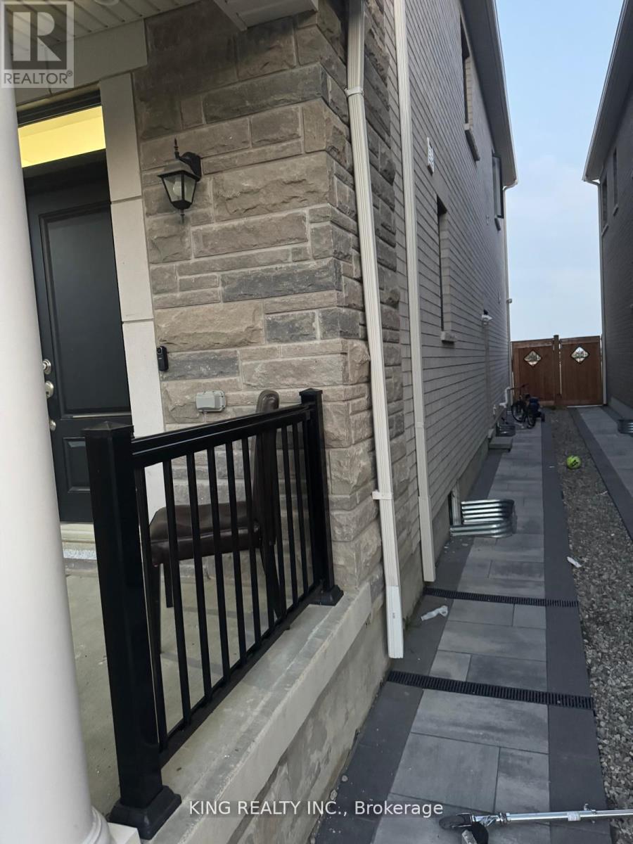 51 Eberly Woods Drive, Caledon, Ontario  L7C 4J2 - Photo 15 - W12697198