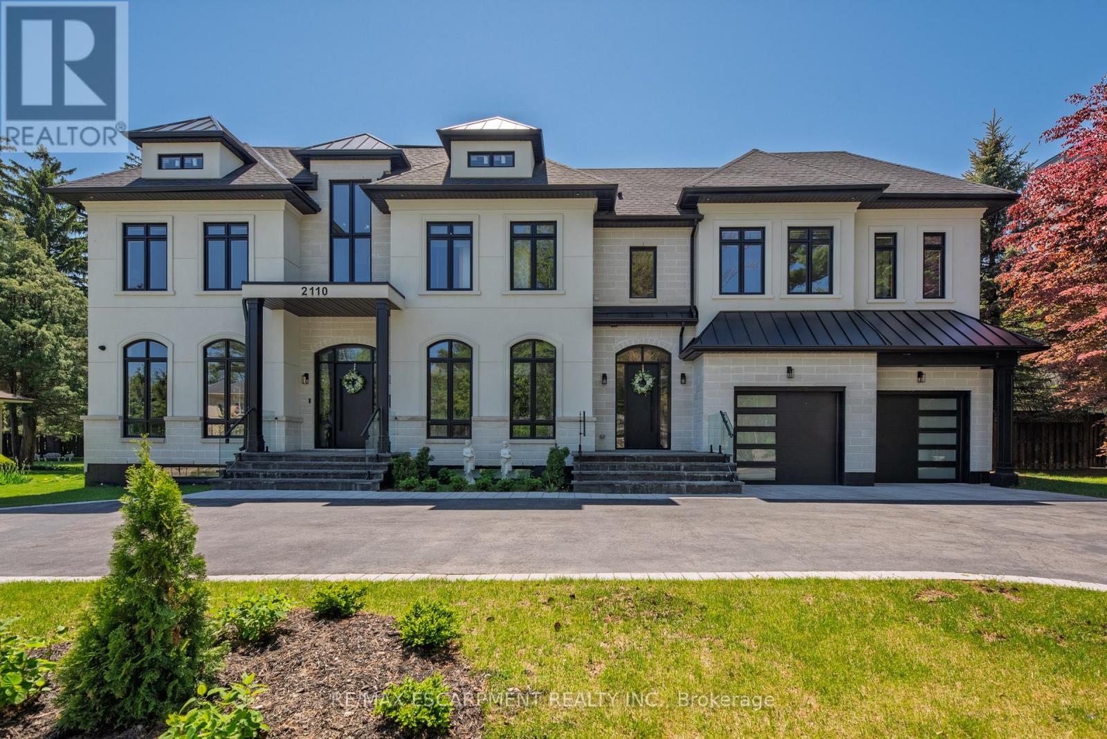 2110 Stonehouse Crescent, Mississauga, Ontario  L5H 3J1 - Photo 2 - W12697208