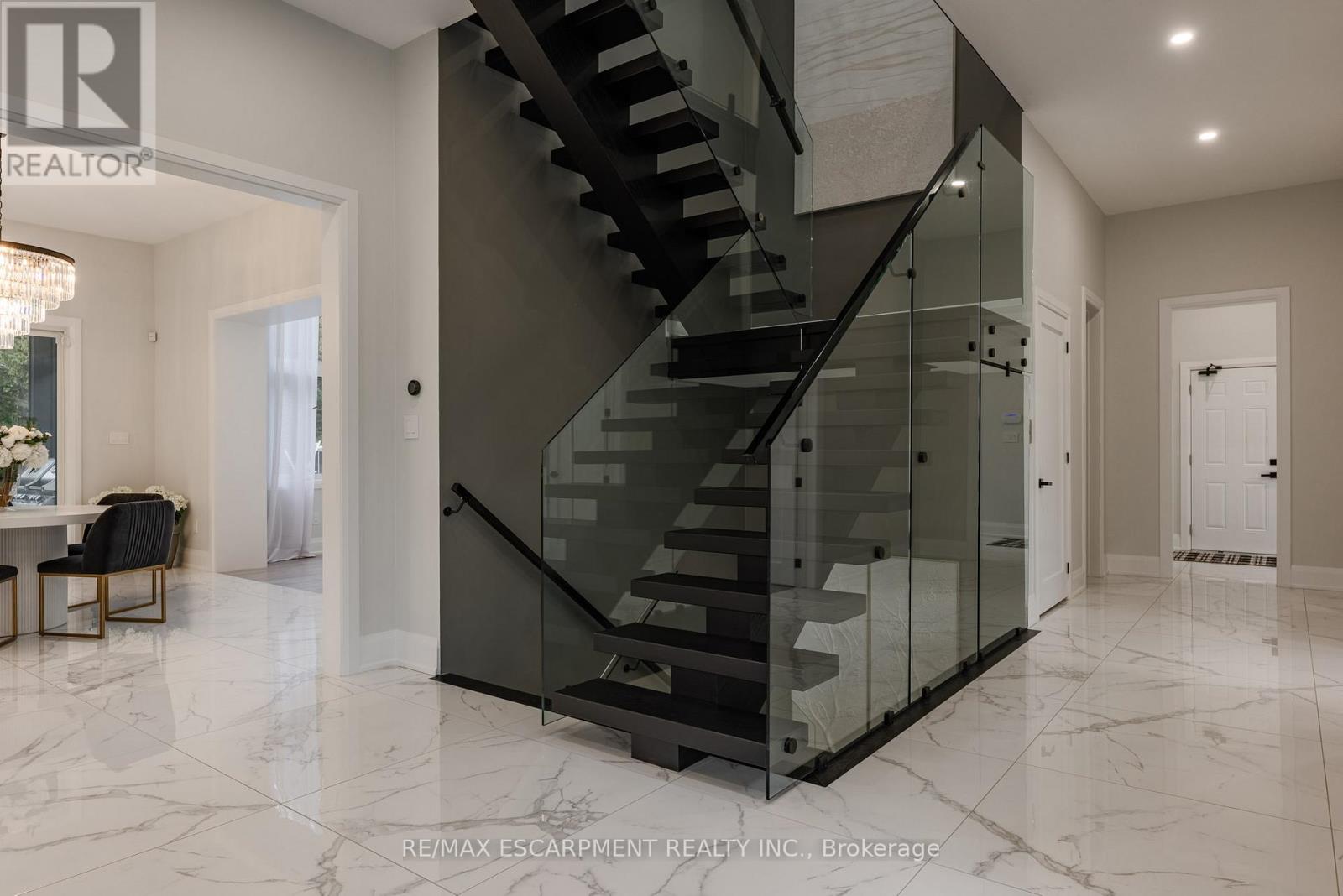 2110 Stonehouse Crescent, Mississauga, Ontario  L5H 3J1 - Photo 21 - W12697208