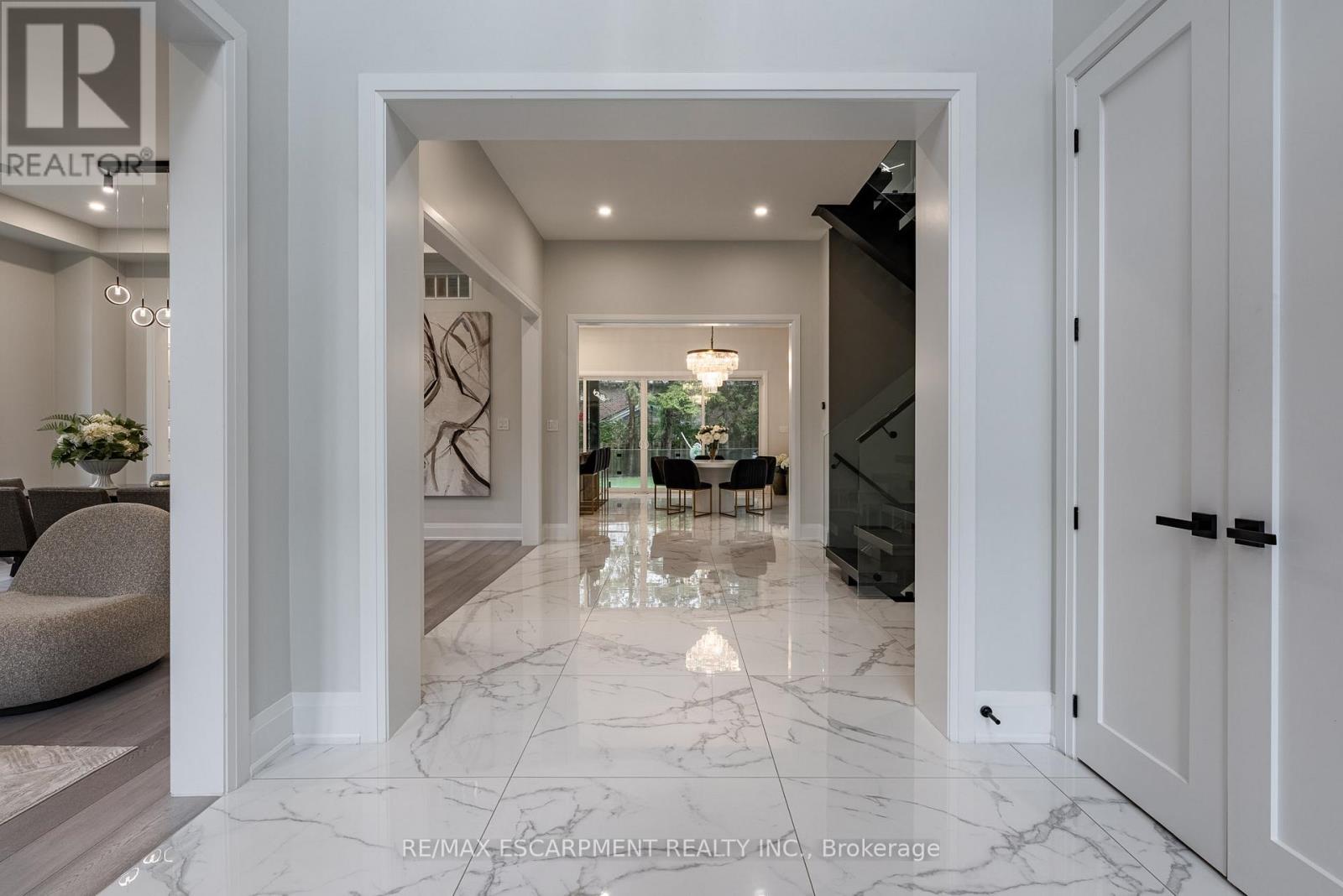 2110 Stonehouse Crescent, Mississauga, Ontario  L5H 3J1 - Photo 6 - W12697208