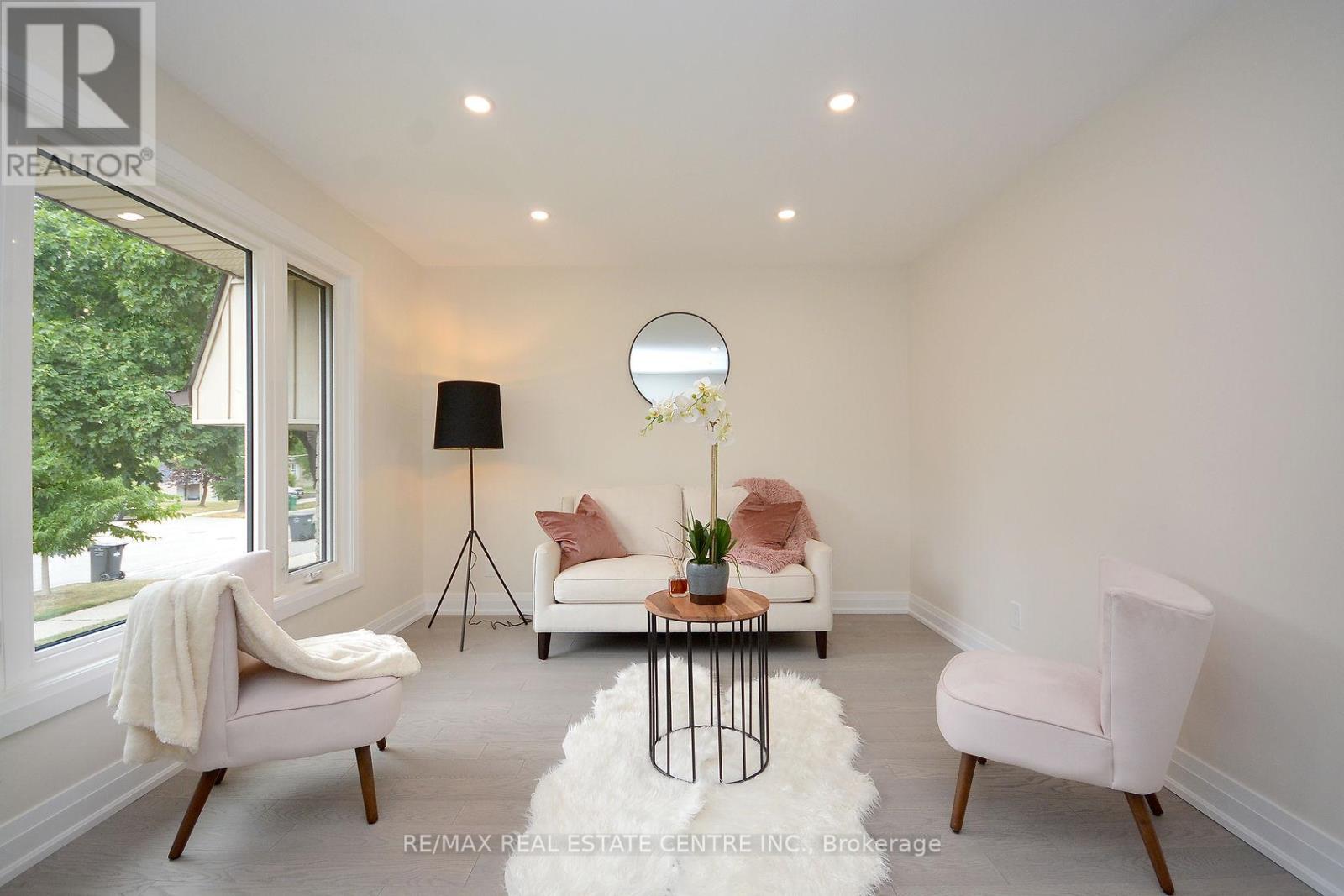 2912 Arvida Circle, Mississauga, Ontario  L5N 1R5 - Photo 9 - W12697240