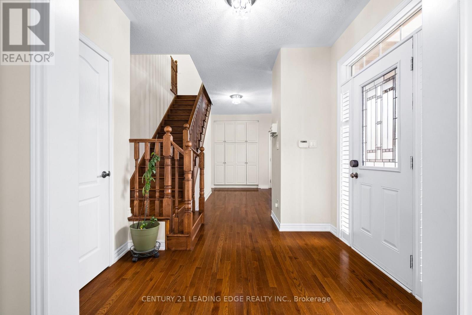 35 Lobelia Street, Brampton, Ontario  L6R 3Z6 - Photo 8 - W12697248