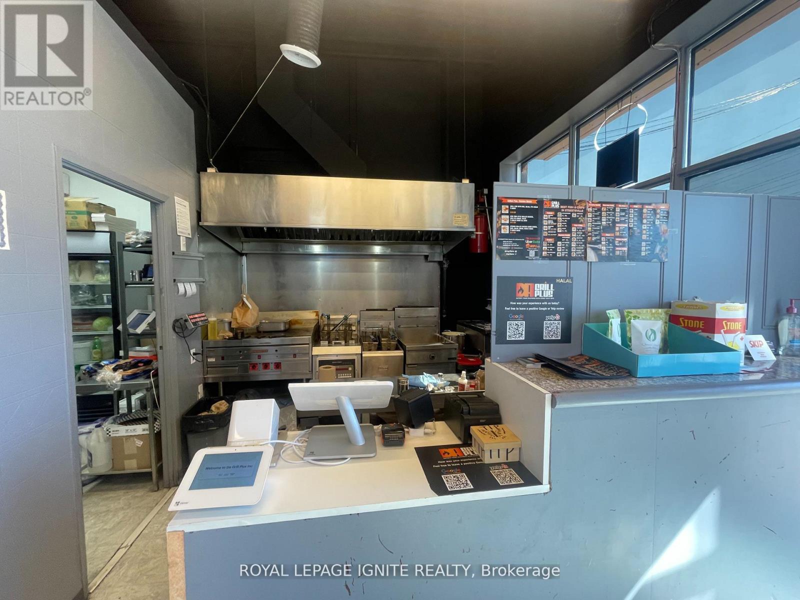 3 - 17 Queen Street, Mississauga, Ontario  L5N 6A1 - Photo 3 - W12697252