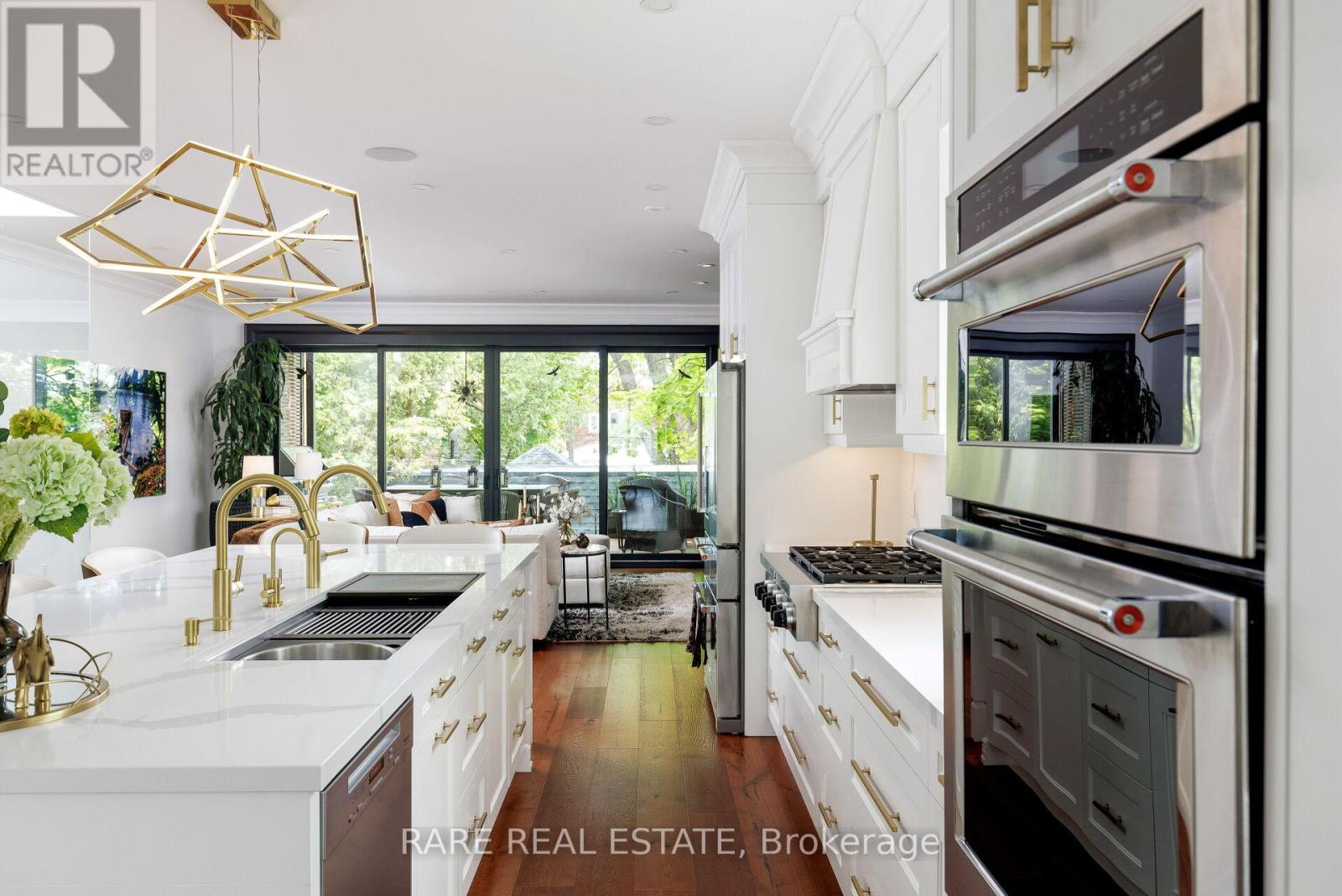 31 Third Street, Toronto, Ontario  M8V 2X7 - Photo 17 - W12697260