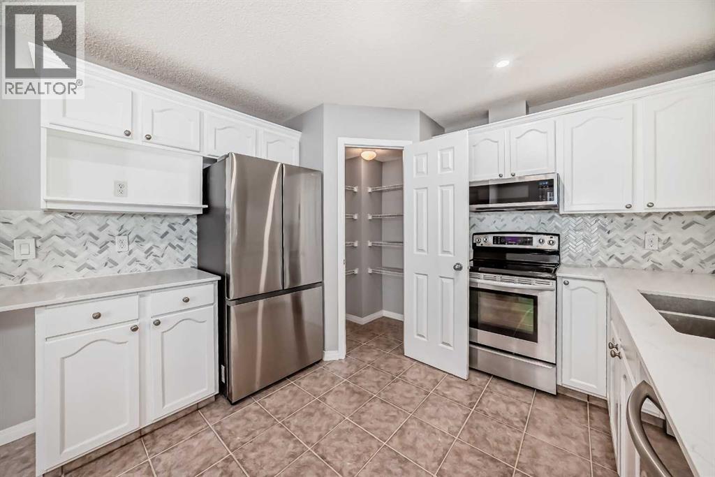 95 Hidden Creek Rise Nw, Calgary, Alberta  T3A 6L3 - Photo 14 - A2276139