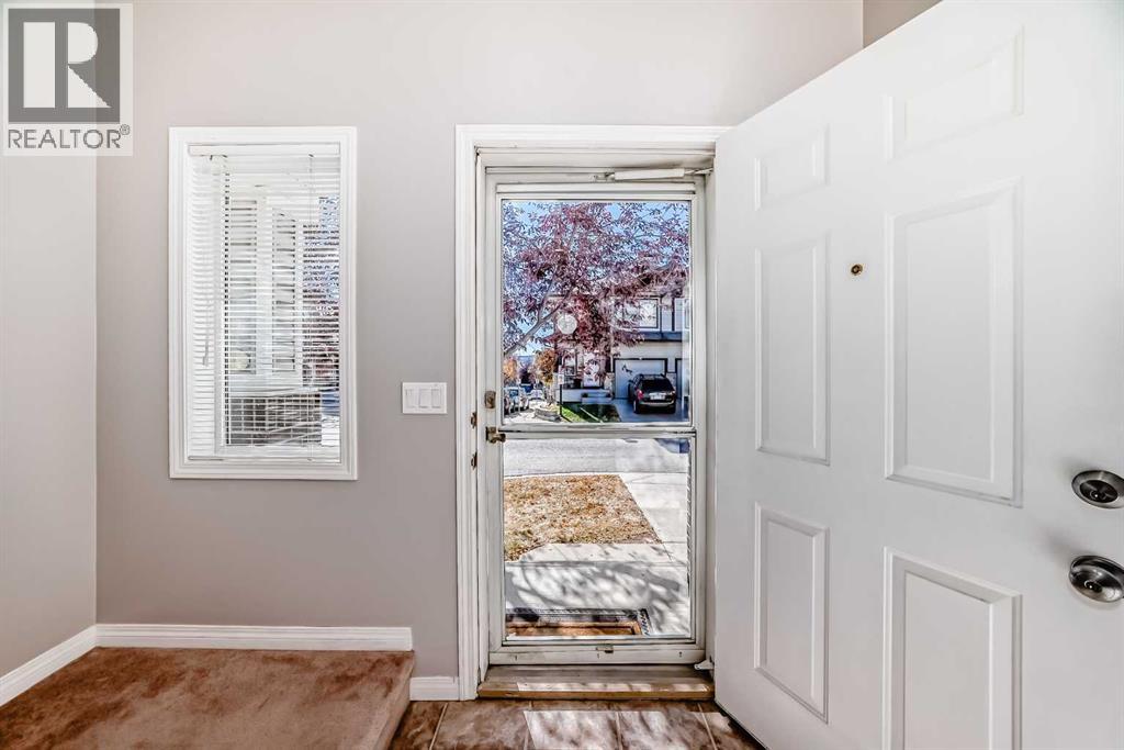 95 Hidden Creek Rise Nw, Calgary, Alberta  T3A 6L3 - Photo 2 - A2276139