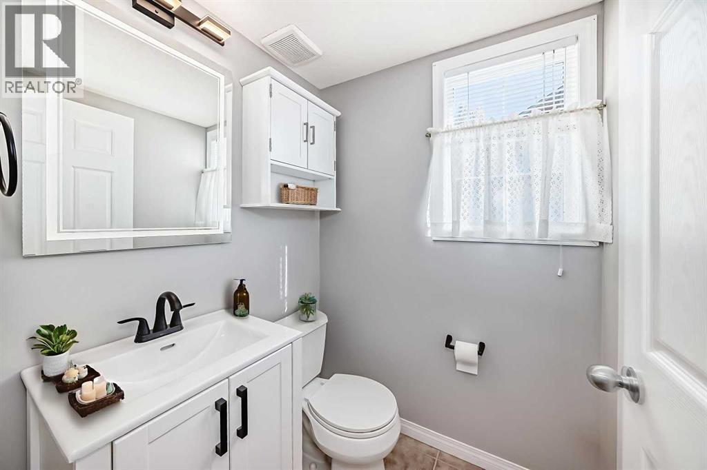 95 Hidden Creek Rise Nw, Calgary, Alberta  T3A 6L3 - Photo 7 - A2276139