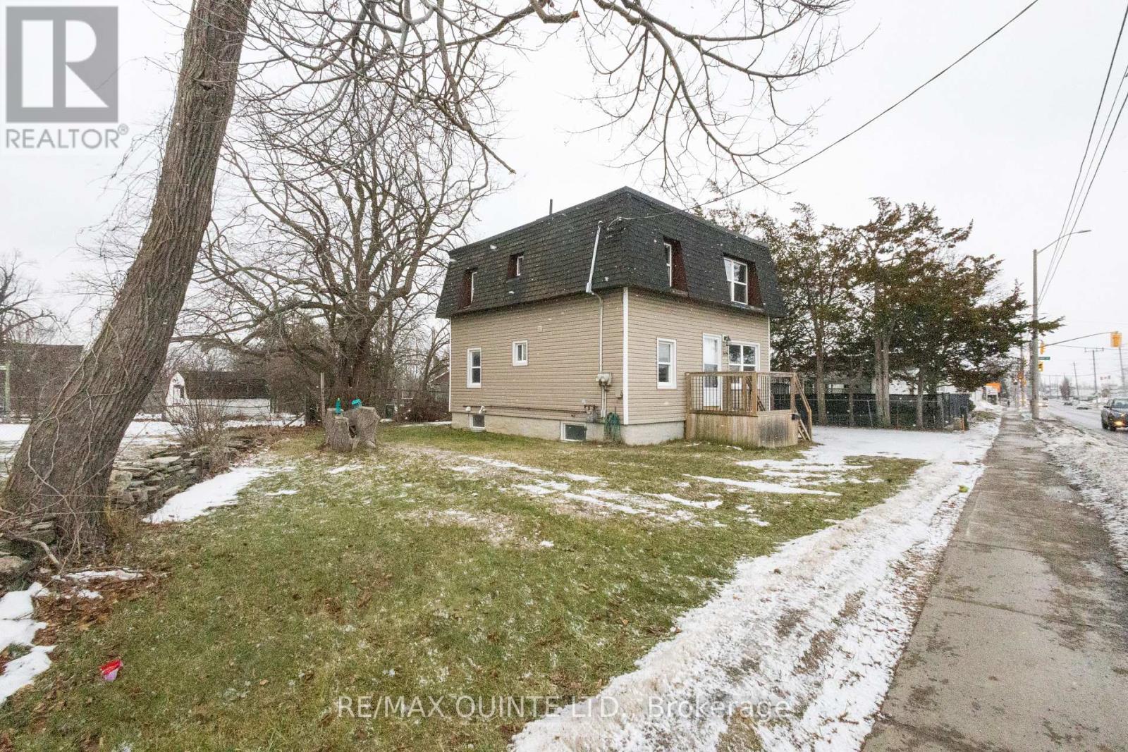 325 Sidney Street, Belleville, Ontario  K8P 3Z5 - Photo 2 - X12697300