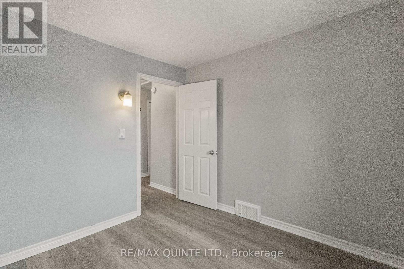 325 Sidney Street, Belleville, Ontario  K8P 3Z5 - Photo 31 - X12697300