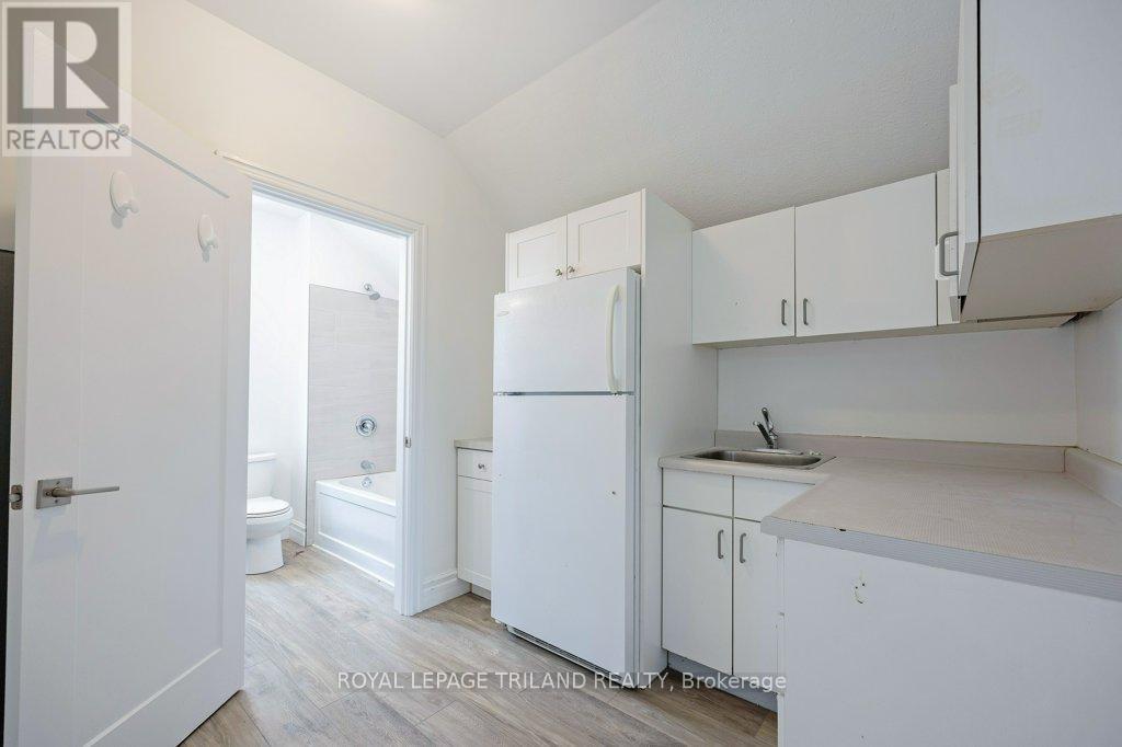 1053 Richmond Street, London East, Ontario  N6A 3J7 - Photo 36 - X12697326