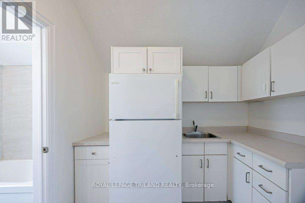 1053 Richmond Street, London East, Ontario  N6A 3J7 - Photo 37 - X12697326