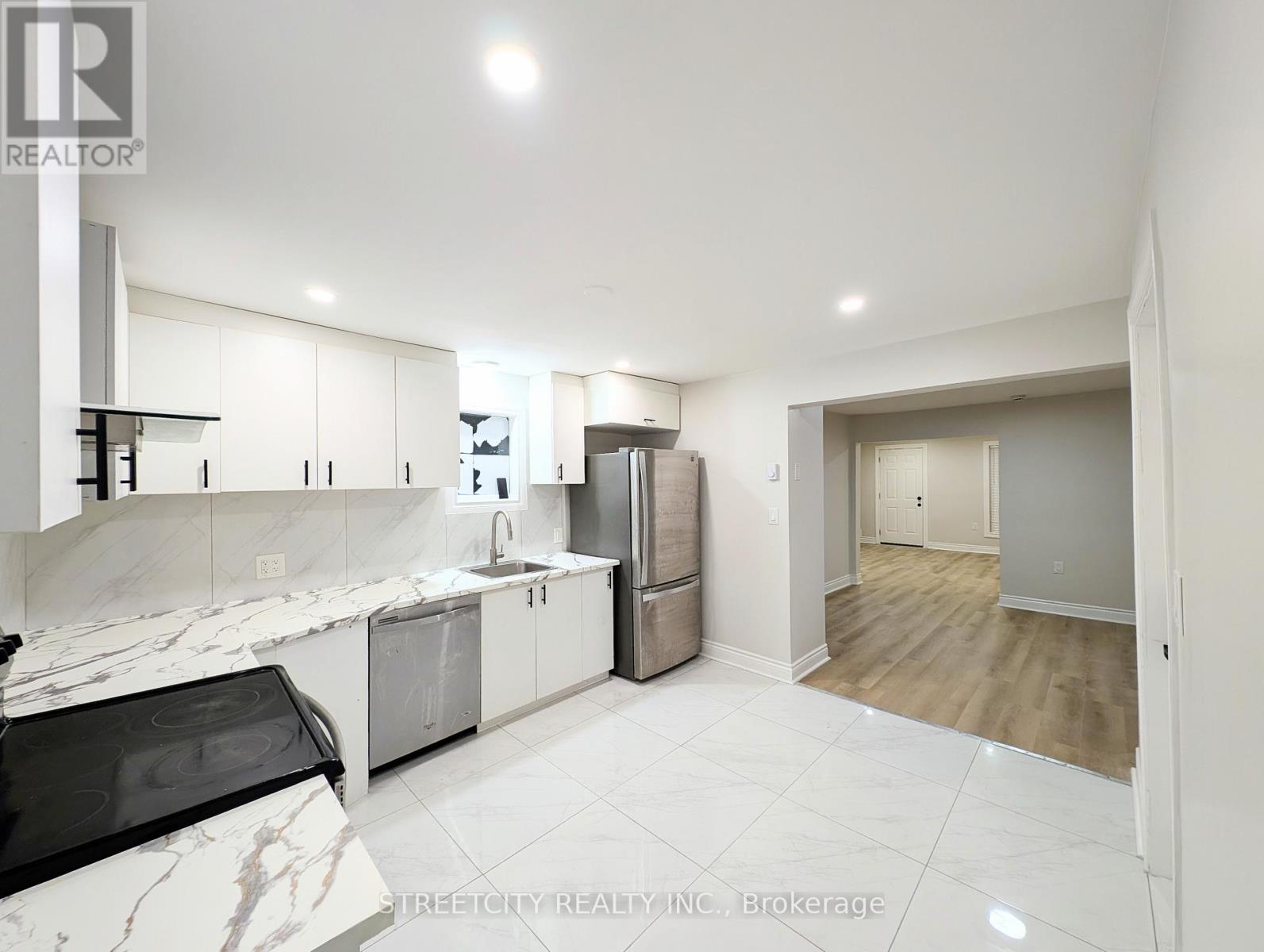 137 Proctor Street, Sarnia, Ontario  N7T 3G1 - Photo 5 - X12697466