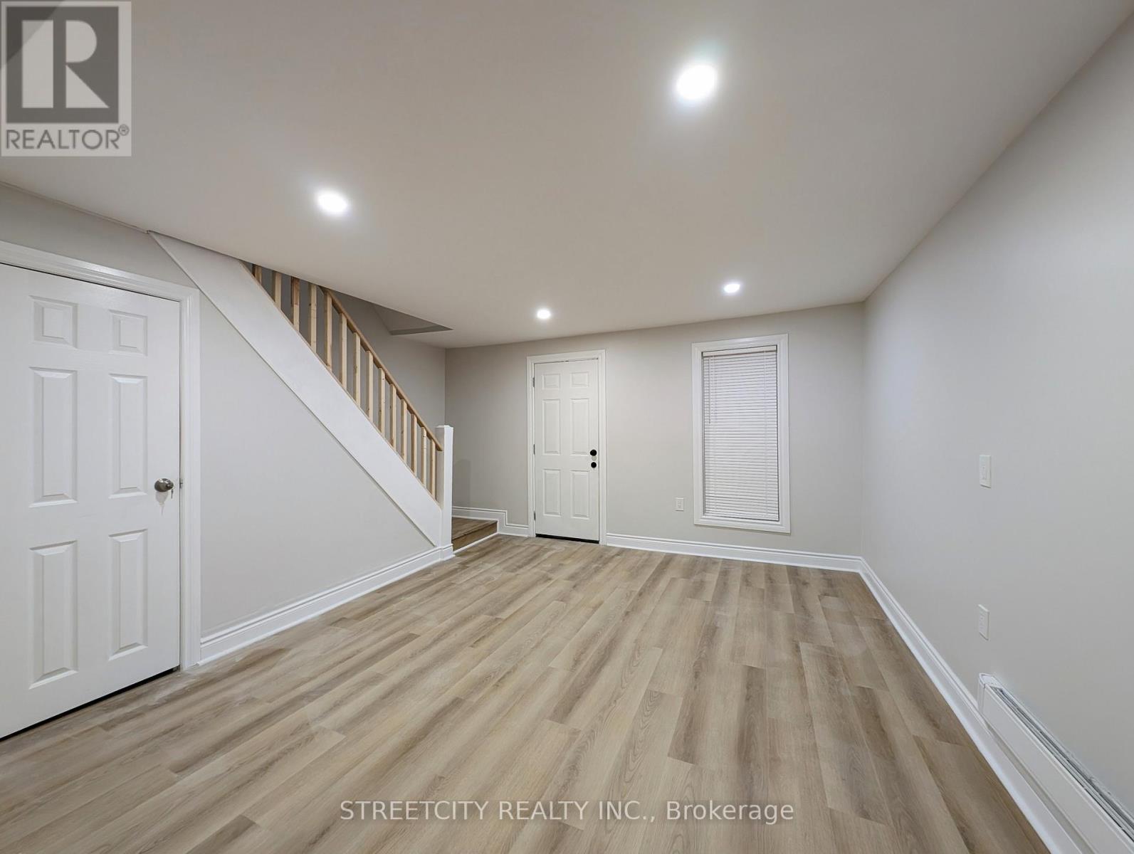 137 Proctor Street, Sarnia, Ontario  N7T 3G1 - Photo 8 - X12697466