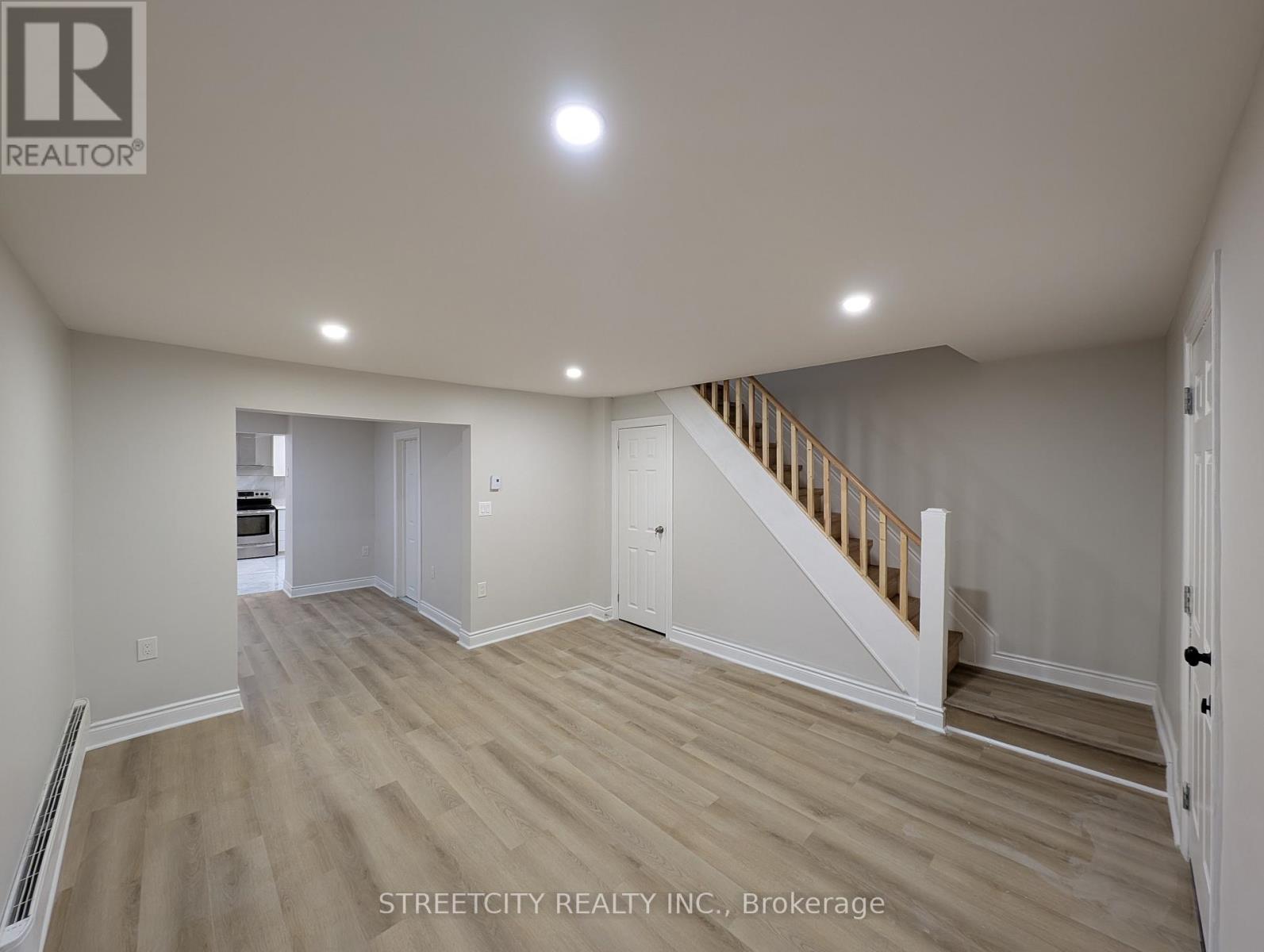 137 Proctor Street, Sarnia, Ontario  N7T 3G1 - Photo 9 - X12697466