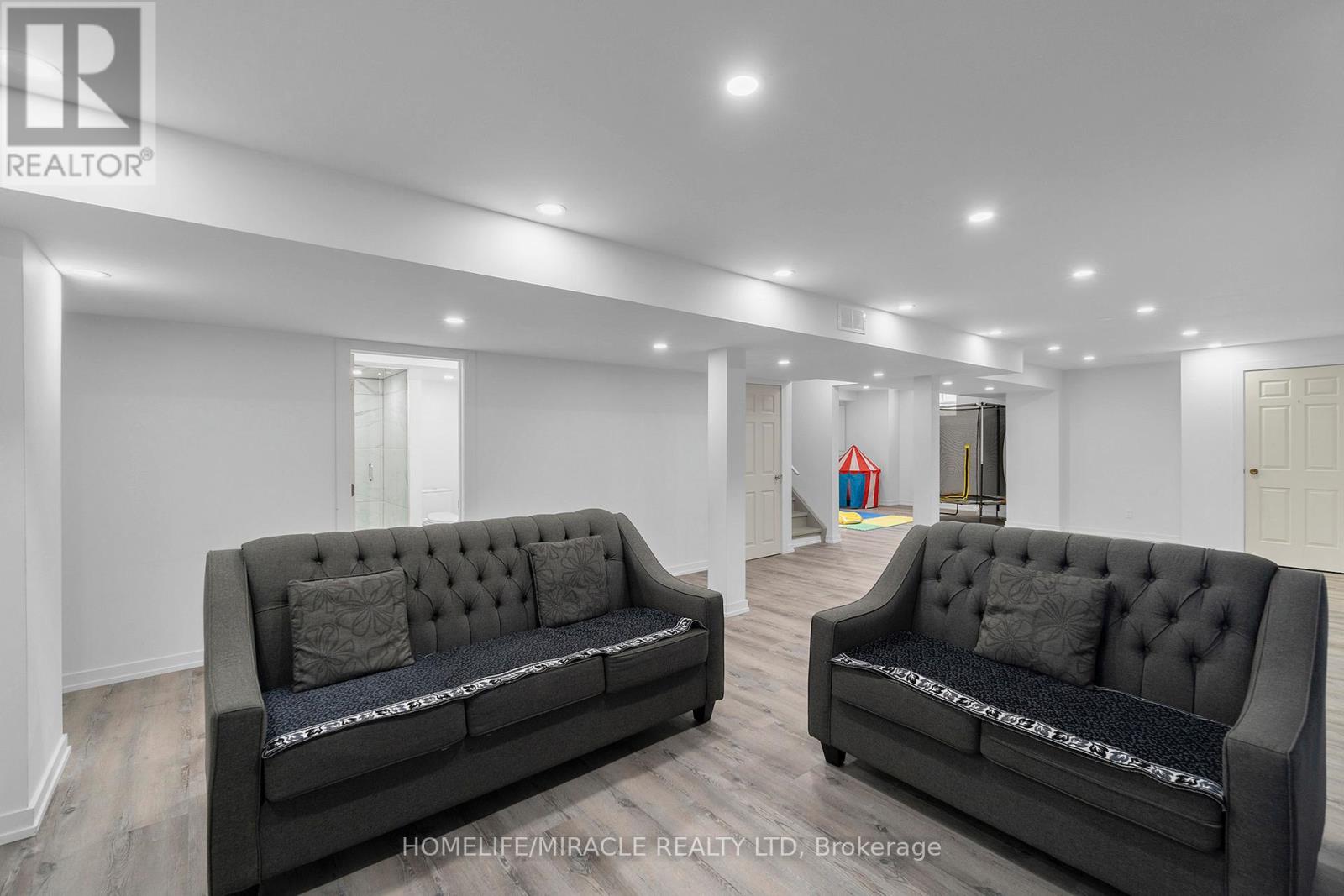 129 Vipond Way, Bradford West Gwillimbury, Ontario  L3Z 0G7 - Photo 35 - N12436930