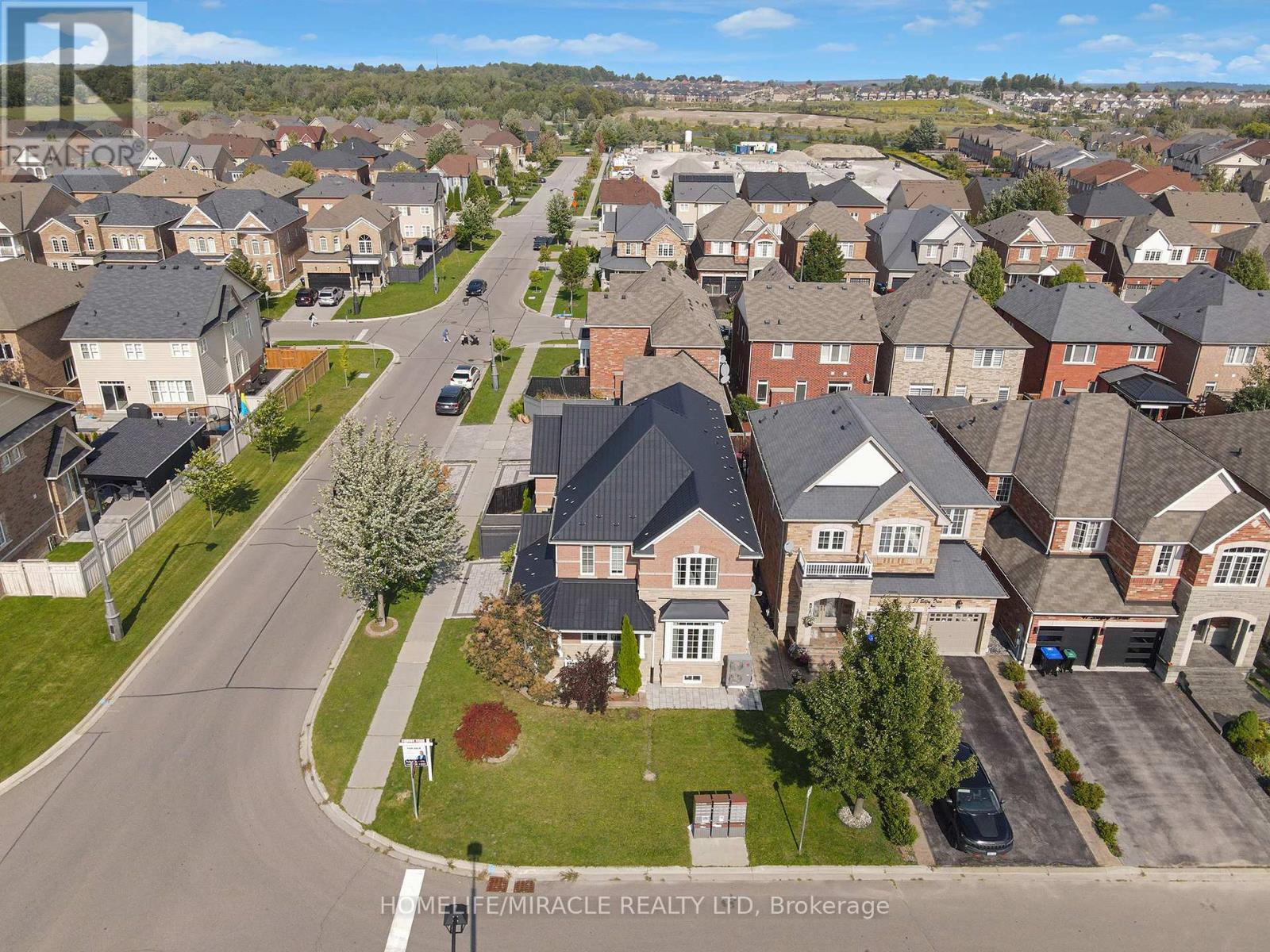 129 Vipond Way, Bradford West Gwillimbury, Ontario  L3Z 0G7 - Photo 39 - N12436930