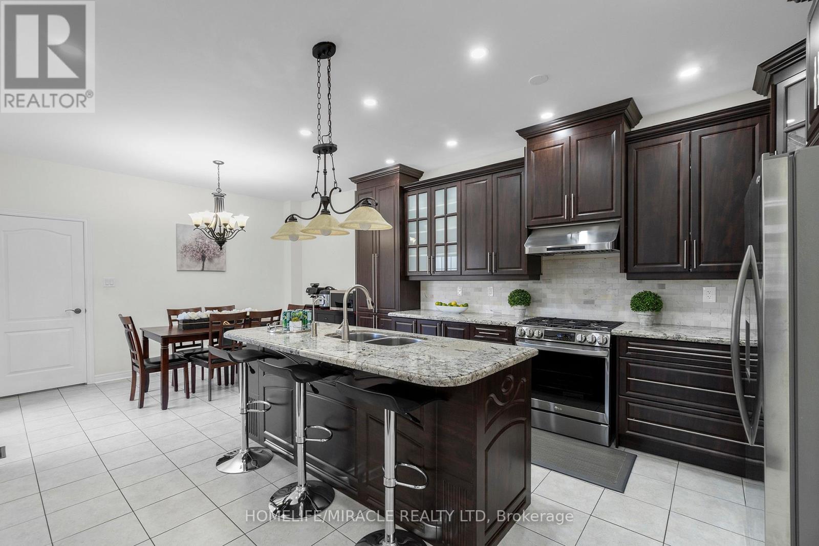 129 Vipond Way, Bradford West Gwillimbury, Ontario  L3Z 0G7 - Photo 20 - N12436930