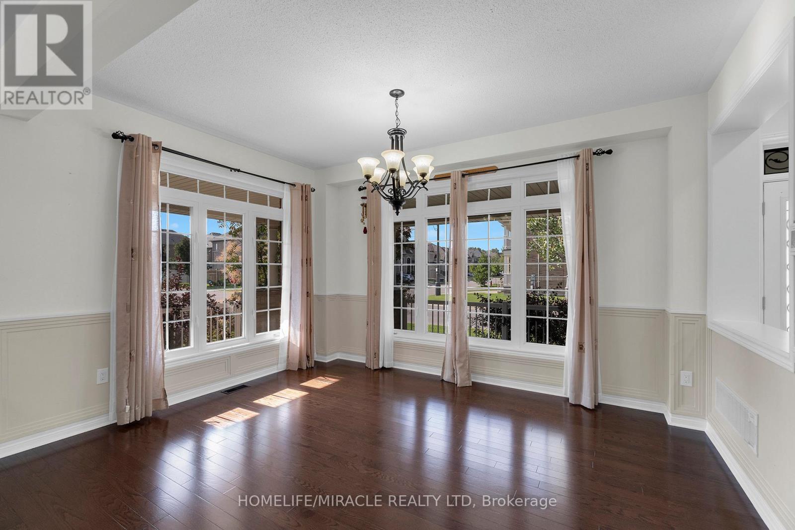 129 Vipond Way, Bradford West Gwillimbury, Ontario  L3Z 0G7 - Photo 13 - N12436930