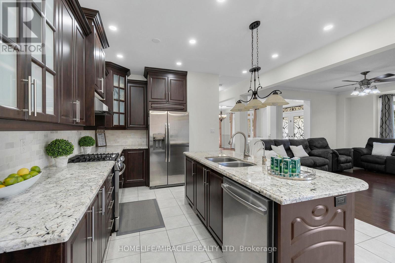 129 Vipond Way, Bradford West Gwillimbury, Ontario  L3Z 0G7 - Photo 22 - N12436930