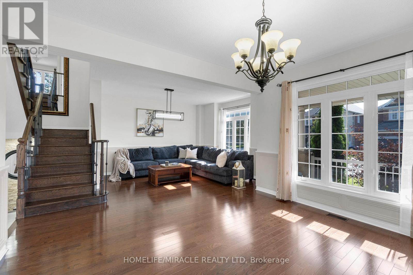 129 Vipond Way, Bradford West Gwillimbury, Ontario  L3Z 0G7 - Photo 14 - N12436930